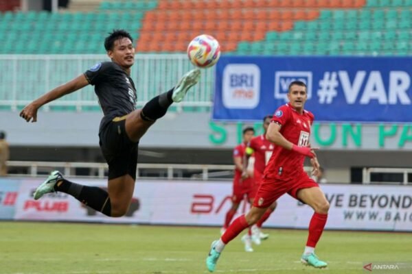Liga 1: Malut United Menang atas Dewa United dengan Skor 2-1 Liga 1: Malut United Menang atas Dewa United dengan Skor 2-1