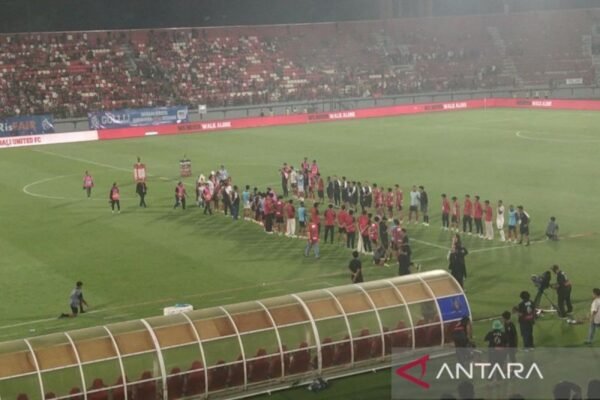 Bali United Gelar Acara Perpisahan untuk Stefano Cugurra Bali United Gelar Acara Perpisahan untuk Stefano Cugurra