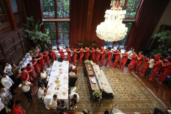 Jay Idzes Terpesona oleh Suasana Jamuan Makan Siang Bersama Presiden Prabowo Jay Idzes Terpesona oleh Suasana Jamuan Makan Siang Bersama Presiden Prabowo