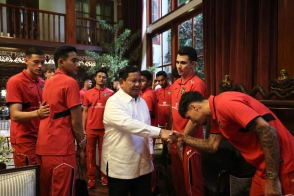 Pesan Presiden: Timnas Harus Terus Berjuang Maksimal Meski Sudah Lolos ke Playoff Pesan Presiden: Timnas Harus Terus Berjuang Maksimal Meski Sudah Lolos ke Playoff