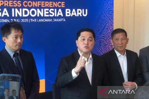 Berikut beberapa alternatif judul untuk pernyataan Erick Thohir mengenai hasil undian timnas Indonesia di putaran keempat:
Erick Thohir Berharap Timnas Indonesia Dapat Memanfaatkan Hasil Undian di Putaran Keempat
Menanggapi Hasil Undian: Erick Thohir Optimis untuk Timnas Indonesia
Erick Thohir: Hasil Undian Putaran Keempat Menjadi Tantangan Baru bagi Timnas Indonesia
Pernyataan Erick Thohir Terkait Hasil Undian Timnas Indonesia di Putaran Keempat
Erick Thohir: Saatnya Timnas Indonesia Beraksi Setelah Hasil Undian Putaran Keempat
Optimisme Erick Thohir Menyusul Hasil Undian Timnas Indonesia di Putaran Keempat
Respon Erick Thohir Terhadap Hasil Undian Timnas Indonesia: Persiapan untuk Tantangan Berikutnya
Silakan pilih judul yang sesuai atau bisa dimodifikasi lebih lanjut! Berikut beberapa alternatif judul untuk pernyataan Erick Thohir mengenai hasil undian timnas Indonesia di putaran keempat:
Erick Thohir Berharap Timnas Indonesia Dapat Memanfaatkan Hasil Undian di Putaran Keempat
Menanggapi Hasil Undian: Erick Thohir Optimis untuk Timnas Indonesia
Erick Thohir: Hasil Undian Putaran Keempat Menjadi Tantangan Baru bagi Timnas Indonesia
Pernyataan Erick Thohir Terkait Hasil Undian Timnas Indonesia di Putaran Keempat
Erick Thohir: Saatnya Timnas Indonesia Beraksi Setelah Hasil Undian Putaran Keempat
Optimisme Erick Thohir Menyusul Hasil Undian Timnas Indonesia di Putaran Keempat
Respon Erick Thohir Terhadap Hasil Undian Timnas Indonesia: Persiapan untuk Tantangan Berikutnya
Silakan pilih judul yang sesuai atau bisa dimodifikasi lebih lanjut!
