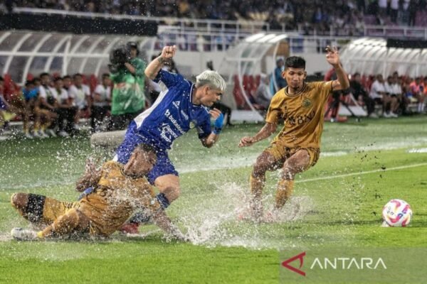 Berikut beberapa alternatif judul yang dapat digunakan:
1. “PSIM Tunjukkan Kemajuan Menjelang Pertandingan Melawan Persebaya Surabaya”
2. “PSIM Siapkan Strategi Positif Hadapi Persebaya Surabaya”
3. “Perkembangan Positif PSIM Jelang Duel Seru Lawan Persebaya Surabaya”
4. “PSIM Pertegas Kesiapan Jelang Pertandingan Melawan Persebaya Surabaya”
5. “PSIM Tunjukkan Performa Meningkat Sebelum Bertanding dengan Persebaya Surabaya”
Silakan pilih yang paling sesuai! Berikut beberapa alternatif judul yang dapat digunakan:
1. "PSIM Tunjukkan Kemajuan Menjelang Pertandingan Melawan Persebaya Surabaya"
2. "PSIM Siapkan Strategi Positif Hadapi Persebaya Surabaya"
3. "Perkembangan Positif PSIM Jelang Duel Seru Lawan Persebaya Surabaya"
4. "PSIM Pertegas Kesiapan Jelang Pertandingan Melawan Persebaya Surabaya"
5. "PSIM Tunjukkan Performa Meningkat Sebelum Bertanding dengan Persebaya Surabaya"
Silakan pilih yang paling sesuai!