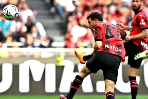Berikut beberapa alternatif judul untuk “Alessandro Florenzi Pensiun dari Sepak Bola Profesional”:
1. “Alessandro Florenzi Mengumumkan Pensiun dari Dunia Sepak Bola”
2. “Akhir Perjalanan: Alessandro Florenzi Pensiun dari Sepak Bola Profesional”
3. “Alessandro Florenzi Menutup Karier Sepak Bolanya dengan Pensiun”
4. “Farewell Alessandro Florenzi: Pensiun dari Sepak Bola Setelah Karier Cemerlang”
5. “Alessandro Florenzi Resmi Pensiun, Mengakhiri Babak Gemilang di Sepak Bola”
6. “Selamat Tinggal, Alessandro Florenzi: Pensiun dari Sepak Bola Profesional”
7. “Alessandro Florenzi: Perpisahan dengan Sepak Bola Profesional Setelah Bertahun-tahun Berkarier”
8. “Momen Perpisahan: Alessandro Florenzi Pensiun dari Sepak Bola”
Silakan pilih atau modifikasi sesuai keinginan! Berikut beberapa alternatif judul untuk "Alessandro Florenzi Pensiun dari Sepak Bola Profesional":
1. "Alessandro Florenzi Mengumumkan Pensiun dari Dunia Sepak Bola"
2. "Akhir Perjalanan: Alessandro Florenzi Pensiun dari Sepak Bola Profesional"
3. "Alessandro Florenzi Menutup Karier Sepak Bolanya dengan Pensiun"
4. "Farewell Alessandro Florenzi: Pensiun dari Sepak Bola Setelah Karier Cemerlang"
5. "Alessandro Florenzi Resmi Pensiun, Mengakhiri Babak Gemilang di Sepak Bola"
6. "Selamat Tinggal, Alessandro Florenzi: Pensiun dari Sepak Bola Profesional"
7. "Alessandro Florenzi: Perpisahan dengan Sepak Bola Profesional Setelah Bertahun-tahun Berkarier"
8. "Momen Perpisahan: Alessandro Florenzi Pensiun dari Sepak Bola"
Silakan pilih atau modifikasi sesuai keinginan!