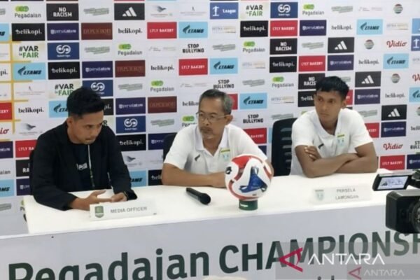 Pelatih Persela Mengkritik Lini Depan yang Kurang Tajam Setelah Kekalahan dari Deltras Pelatih Persela Mengkritik Lini Depan yang Kurang Tajam Setelah Kekalahan dari Deltras