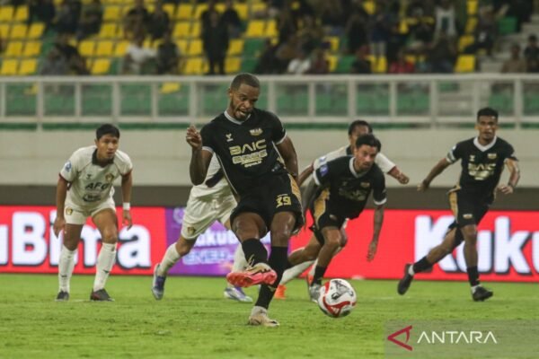 Laga Dewa United vs Persija Tanpa Penonton Laga Dewa United vs Persija Tanpa Penonton