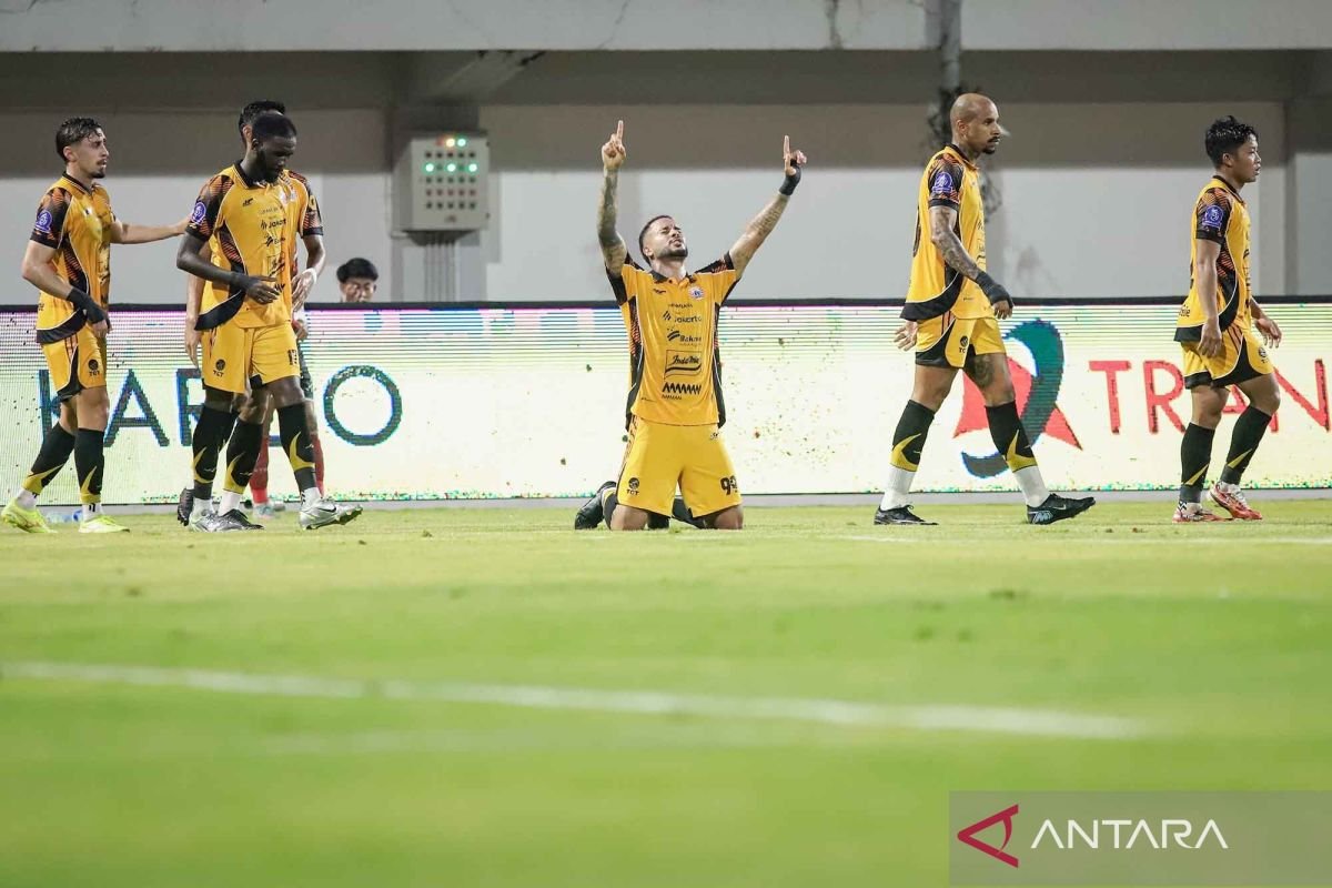 Gol Emaxwell Bawa Persija Raih Kemenangan atas Tuan Rumah Madura United