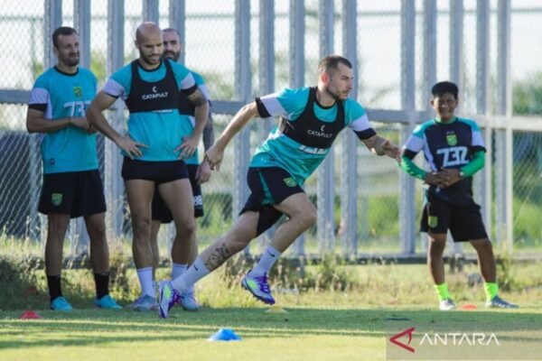 Eduardo Perez Tidak Khawatir Mihailo Perovic Belum Menunjukkan Ketajaman Eduardo Perez Tidak Khawatir Mihailo Perovic Belum Menunjukkan Ketajaman