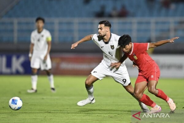 Jens Raven Berusaha Bawa Indonesia Pertahankan Medali Emas di SEA Games Jens Raven Berusaha Bawa Indonesia Pertahankan Medali Emas di SEA Games